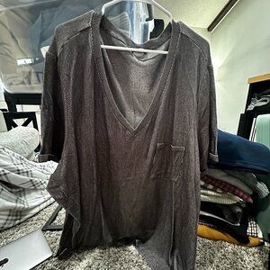 BLOOMCHIC V NECK TEE, SIZE 30W